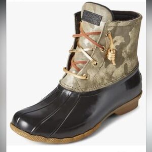 Sperry camo boots size 10